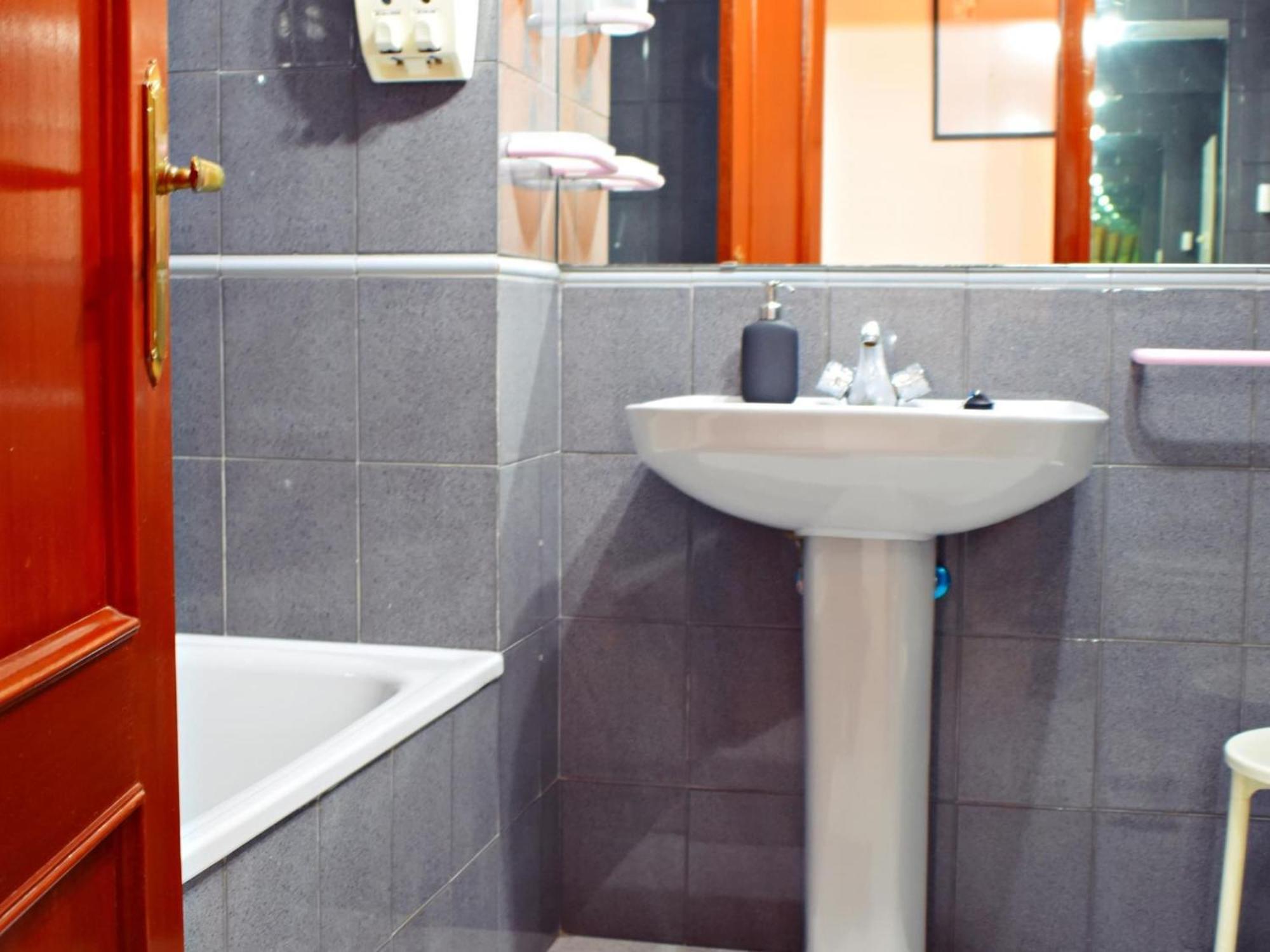 Amplio Y Luminoso Apartamento Cerca Del Centro Y La Playa Con Piscina Y Parking Privado Malaga Ngoại thất bức ảnh